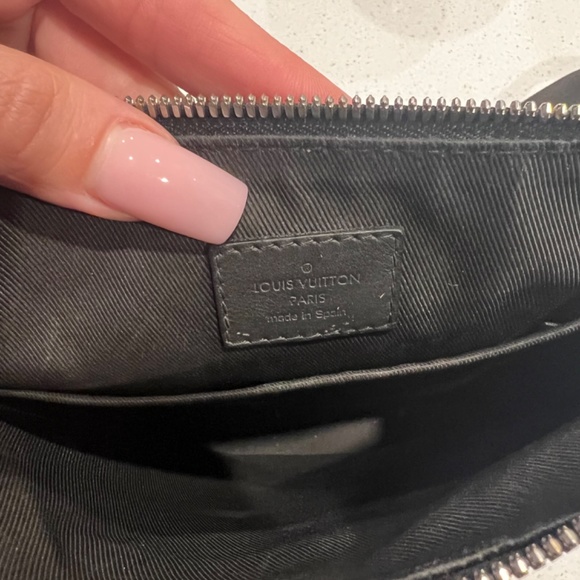 LV Discovery messenger bag - Picture 3 of 6